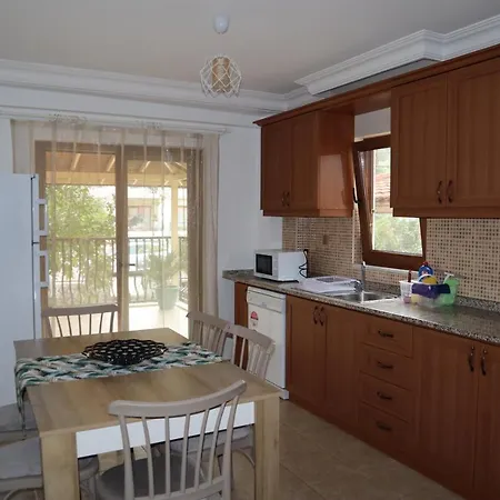 Eren Holiday Homes *